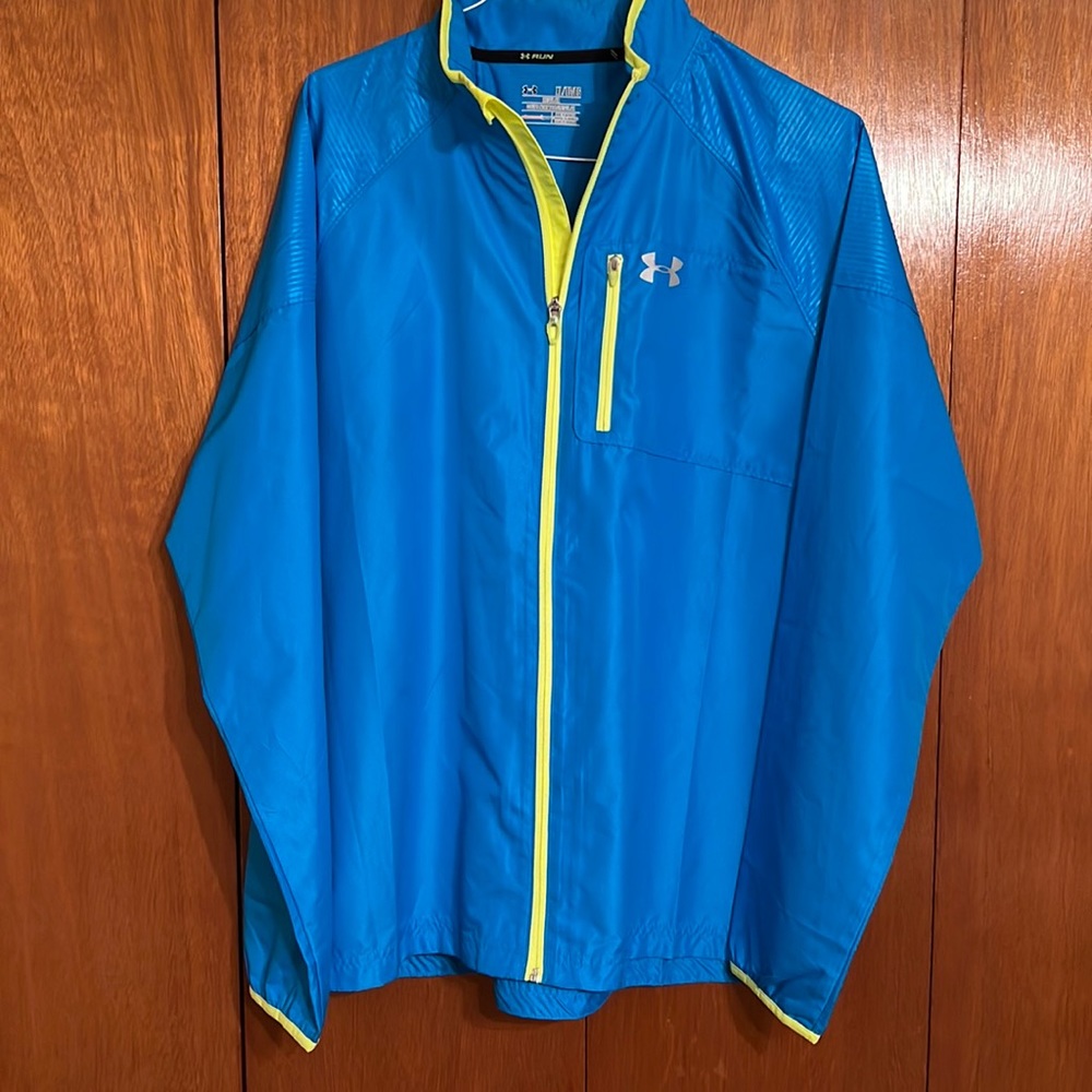 Under Armour “allseasongear” Size X-Large Regular Fit Windbreaker Like New!